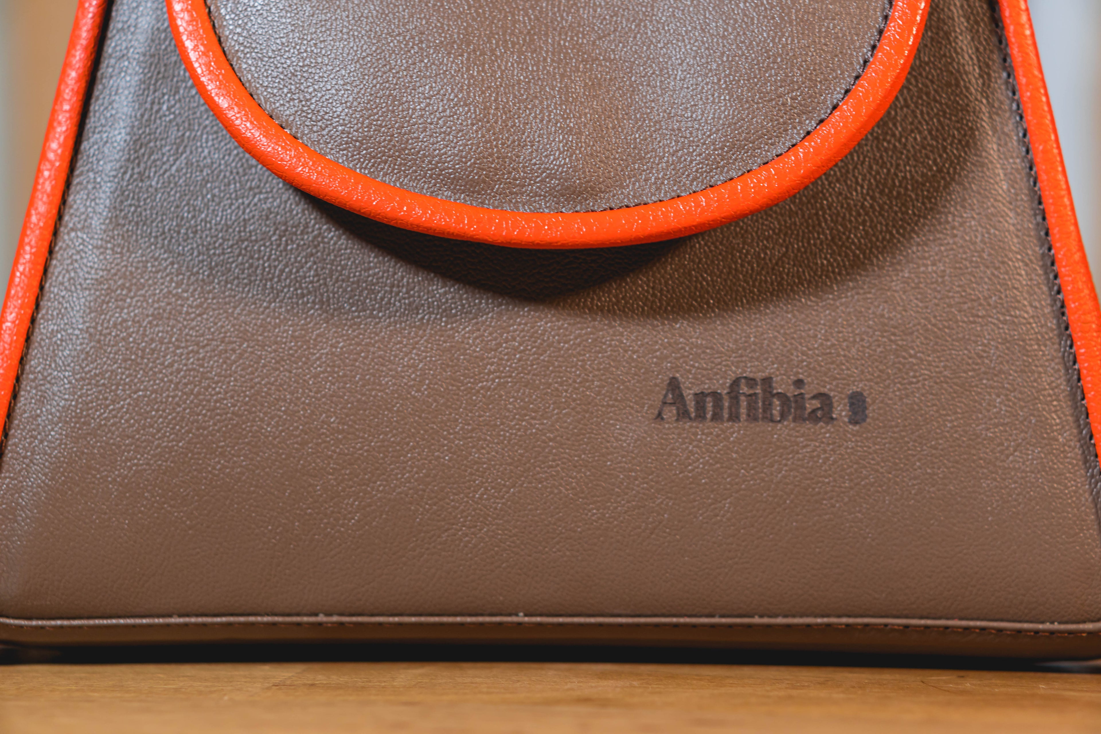 Auratus mocha mousse con naranja