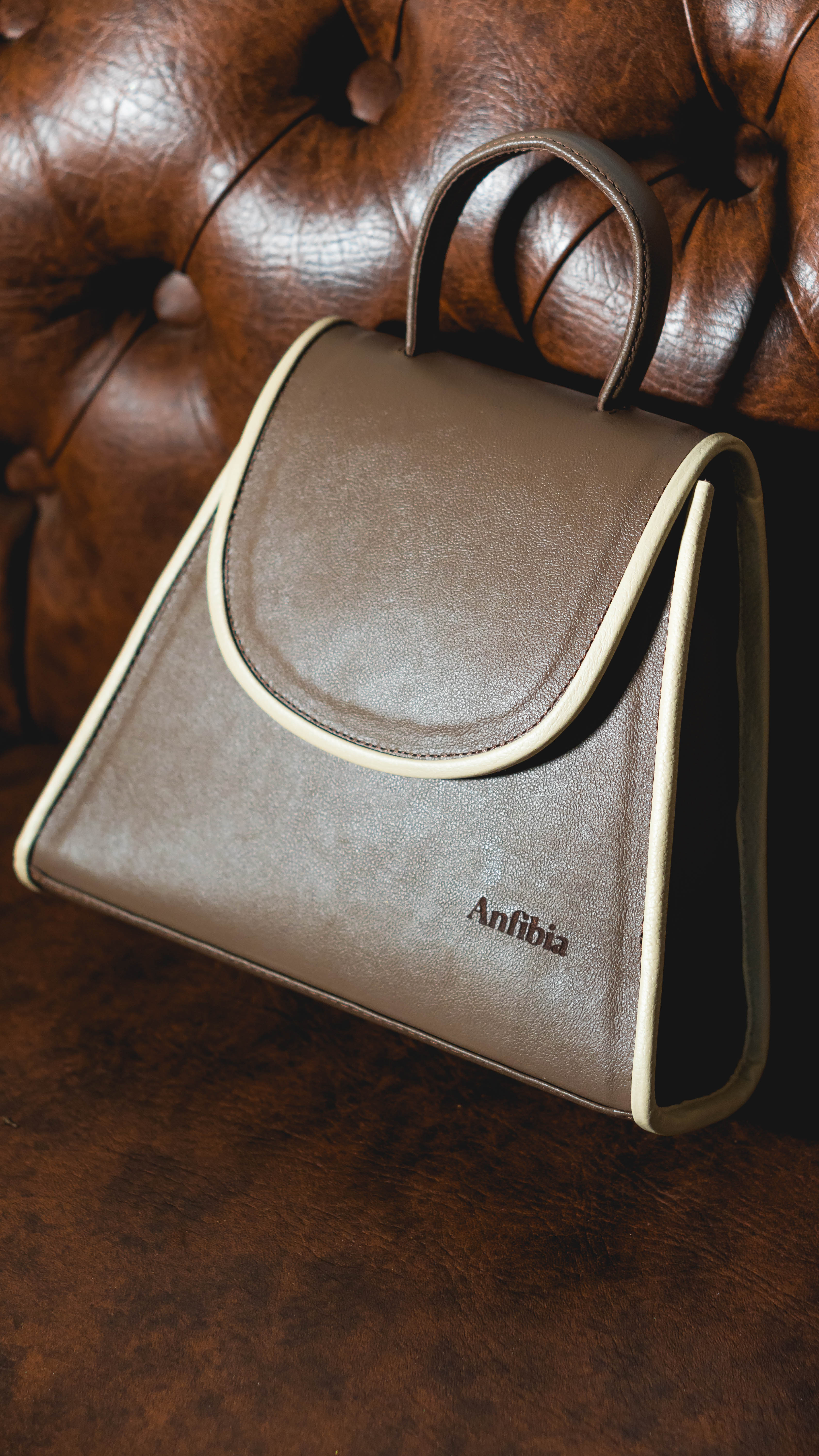 Auratus mocha mousse con beige